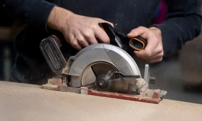 cutting granite countertops