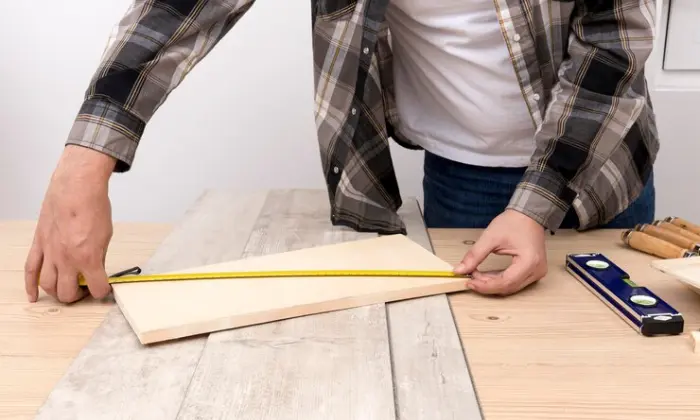 how to cut vinyl flooring