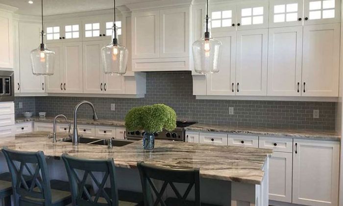 Fantasy Brown With White Backsplash