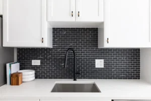 how to install backsplash