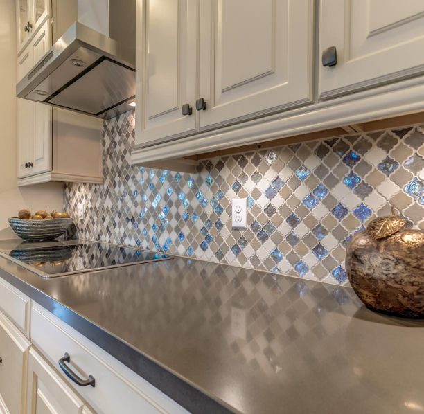 homeguide-custom-kitchen-backsplash-design-pattern homeguide-custom-kitchen-backsplash-design-pattern